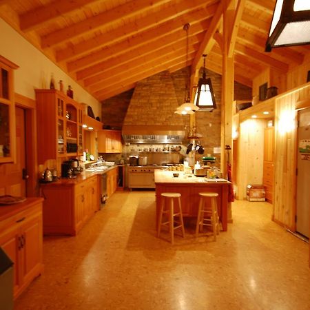 Bear Claw Lodge Kispiox Eksteriør billede